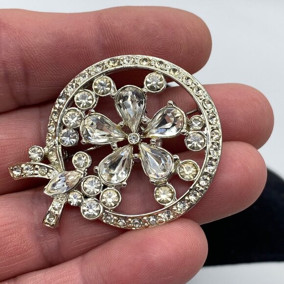 Vintage Clear Rhinestone Floral Circle Brooch Pin Silver-Tone Finish - Picture 2 of 9